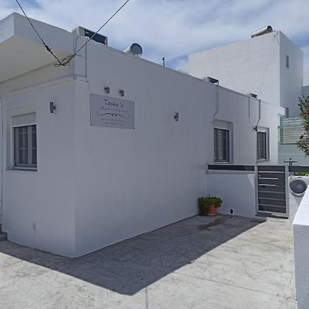 Tzoka'S Apartments Adamantas  Exterior photo
